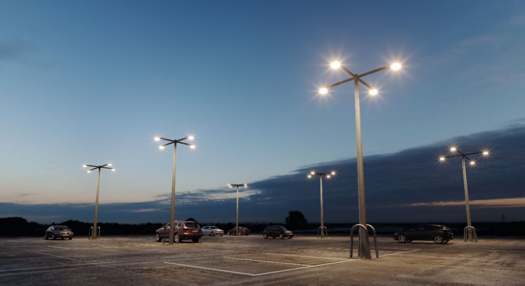 亮絢爛的夜，總有它的身影 OSRAM 歐司朗 LEDVANCE 朗德萬斯 LED 投光燈 泛光燈