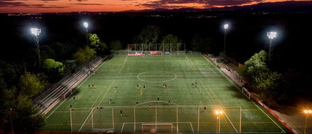 是夜間戶外體育照明的理想解決方案。